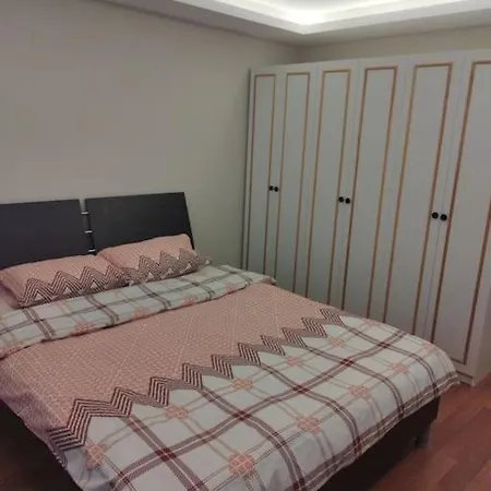 דירה Large And Centrally Located Flat *