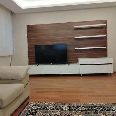 Large And Centrally Located Flat *