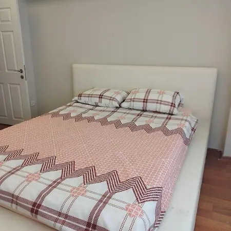 דירה Large And Centrally Located Flat