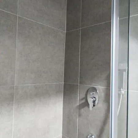 Large And Centrally Located Flat דירה *