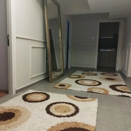 Large And Centrally Located Flat * איזמיר